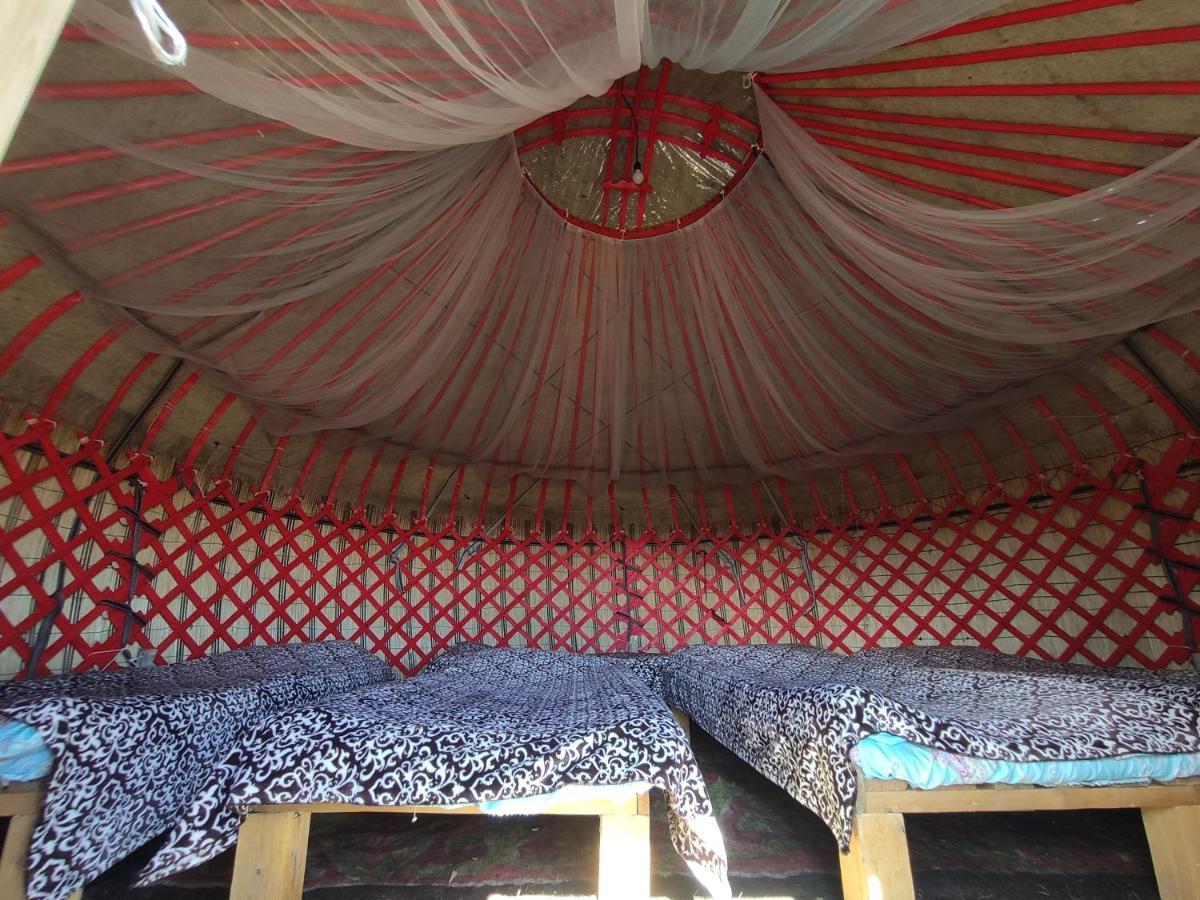 Yurt camp ALI-NUR at lake Song-Kol юрточный лагерь Али-Нур озеро Сон-Куль Сон-Куль Кыргызстан Нарын Kyrgyzstan Naryn Екстер'єр фото