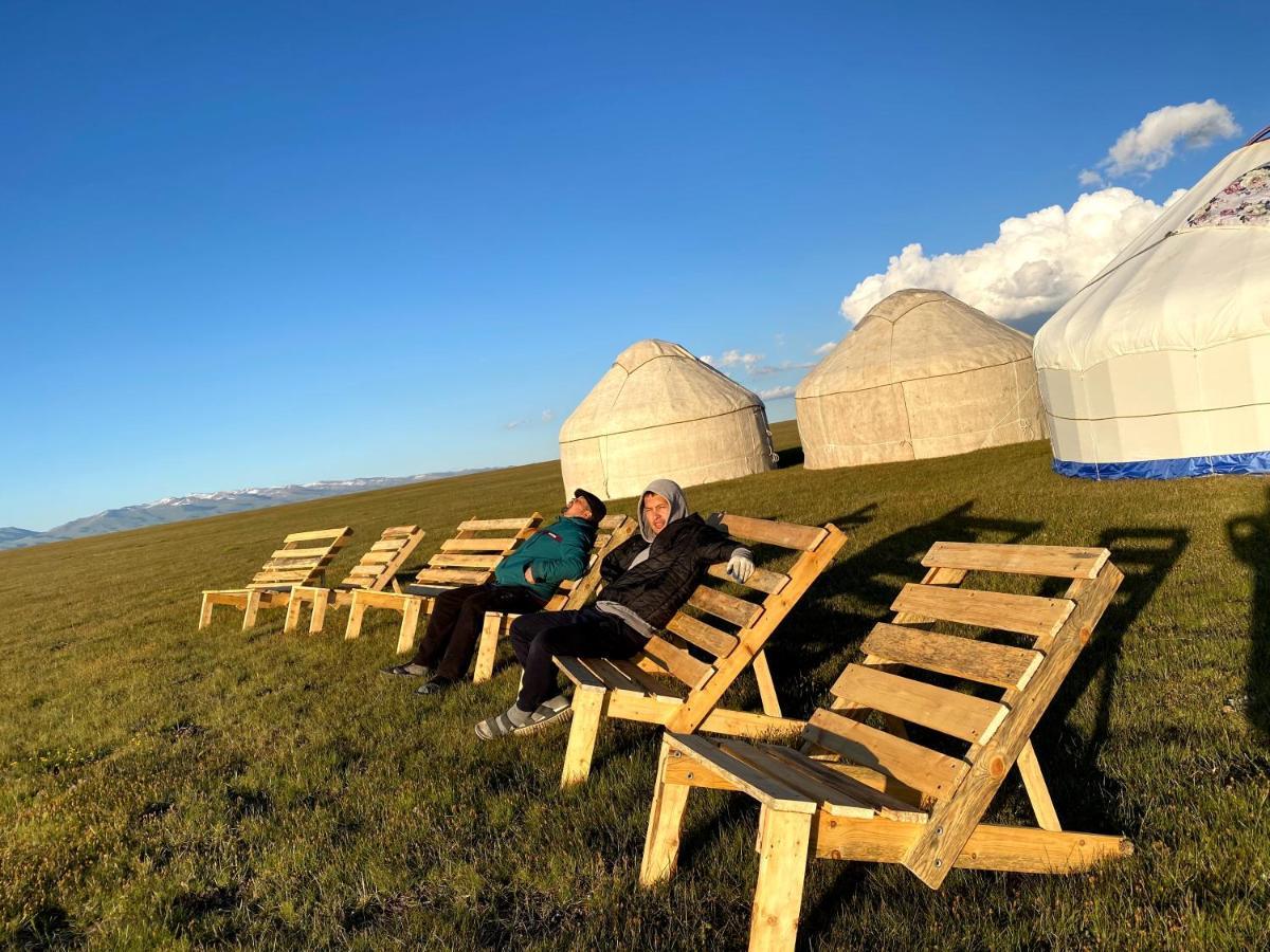 Yurt camp ALI-NUR at lake Song-Kol юрточный лагерь Али-Нур озеро Сон-Куль Сон-Куль Кыргызстан Нарын Kyrgyzstan Naryn Екстер'єр фото