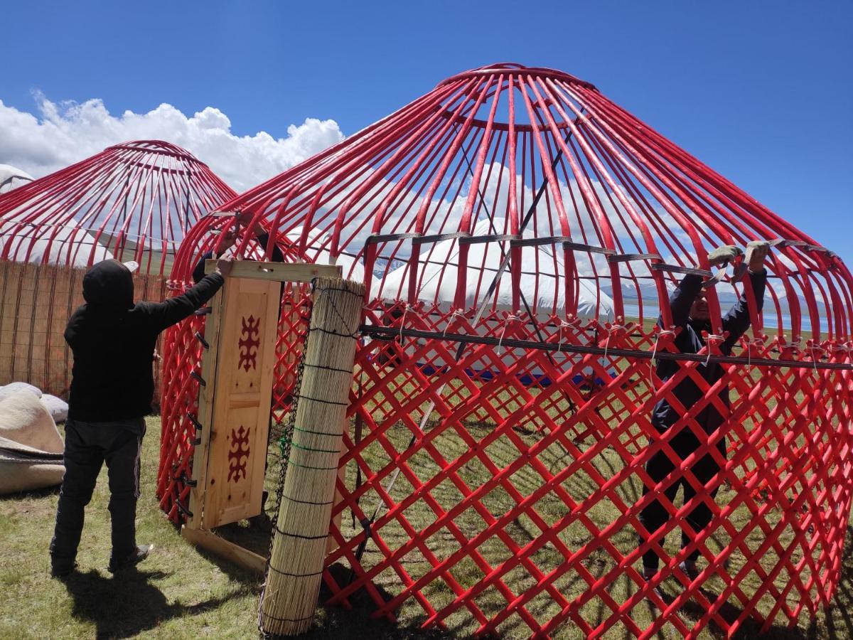 Yurt camp ALI-NUR at lake Song-Kol юрточный лагерь Али-Нур озеро Сон-Куль Сон-Куль Кыргызстан Нарын Kyrgyzstan Naryn Екстер'єр фото