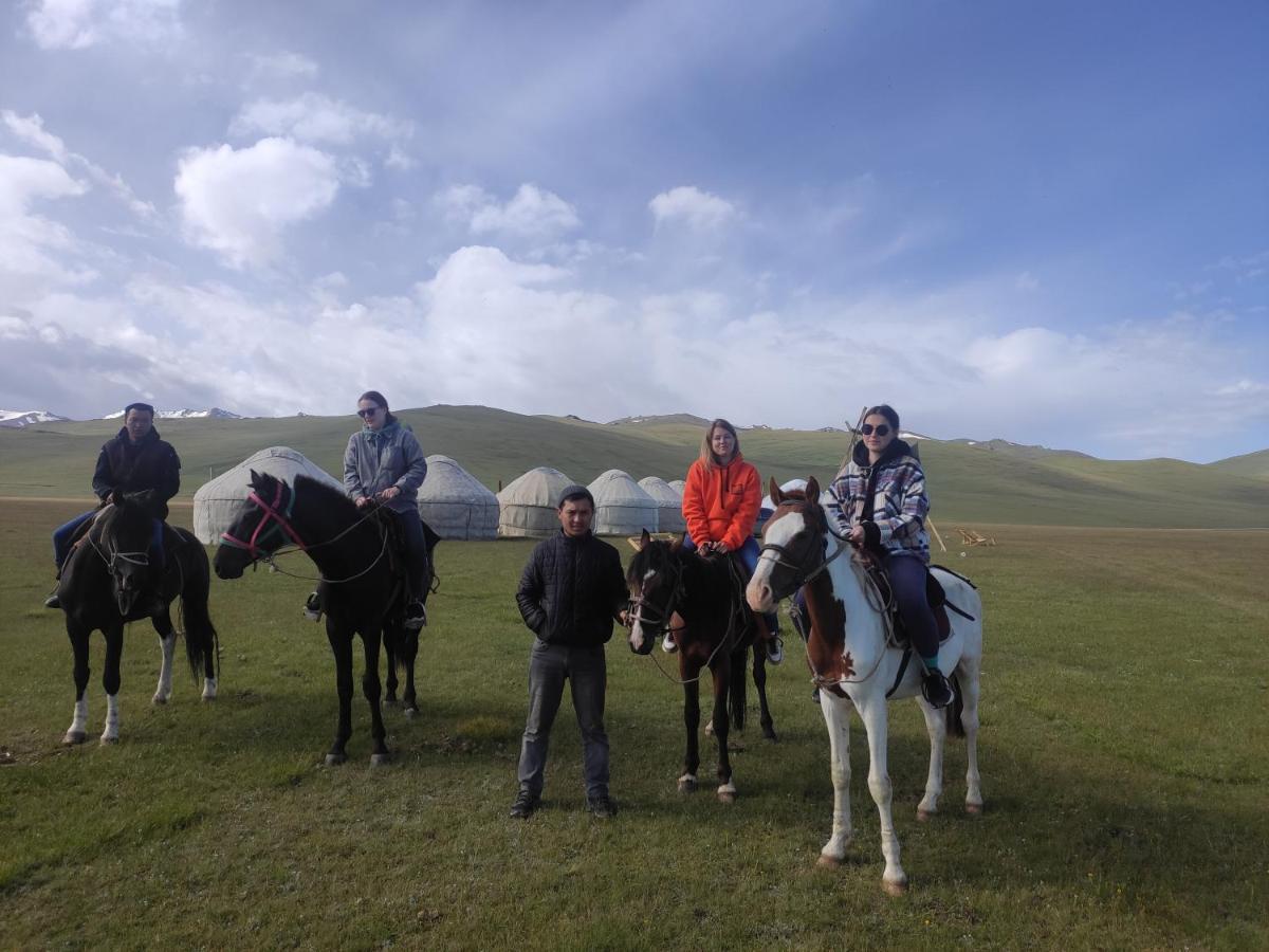 Yurt camp ALI-NUR at lake Song-Kol юрточный лагерь Али-Нур озеро Сон-Куль Сон-Куль Кыргызстан Нарын Kyrgyzstan Naryn Екстер'єр фото