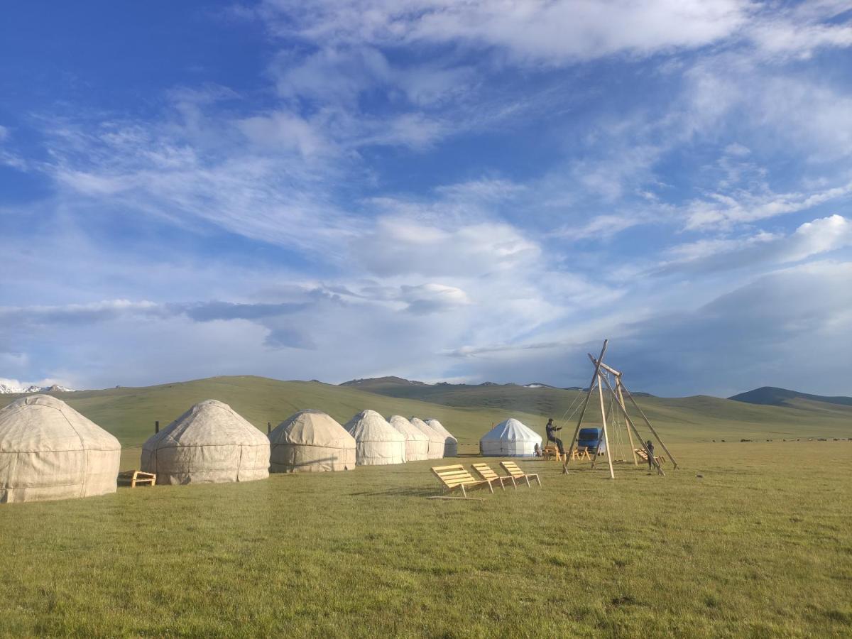Yurt camp ALI-NUR at lake Song-Kol юрточный лагерь Али-Нур озеро Сон-Куль Сон-Куль Кыргызстан Нарын Kyrgyzstan Naryn Екстер'єр фото