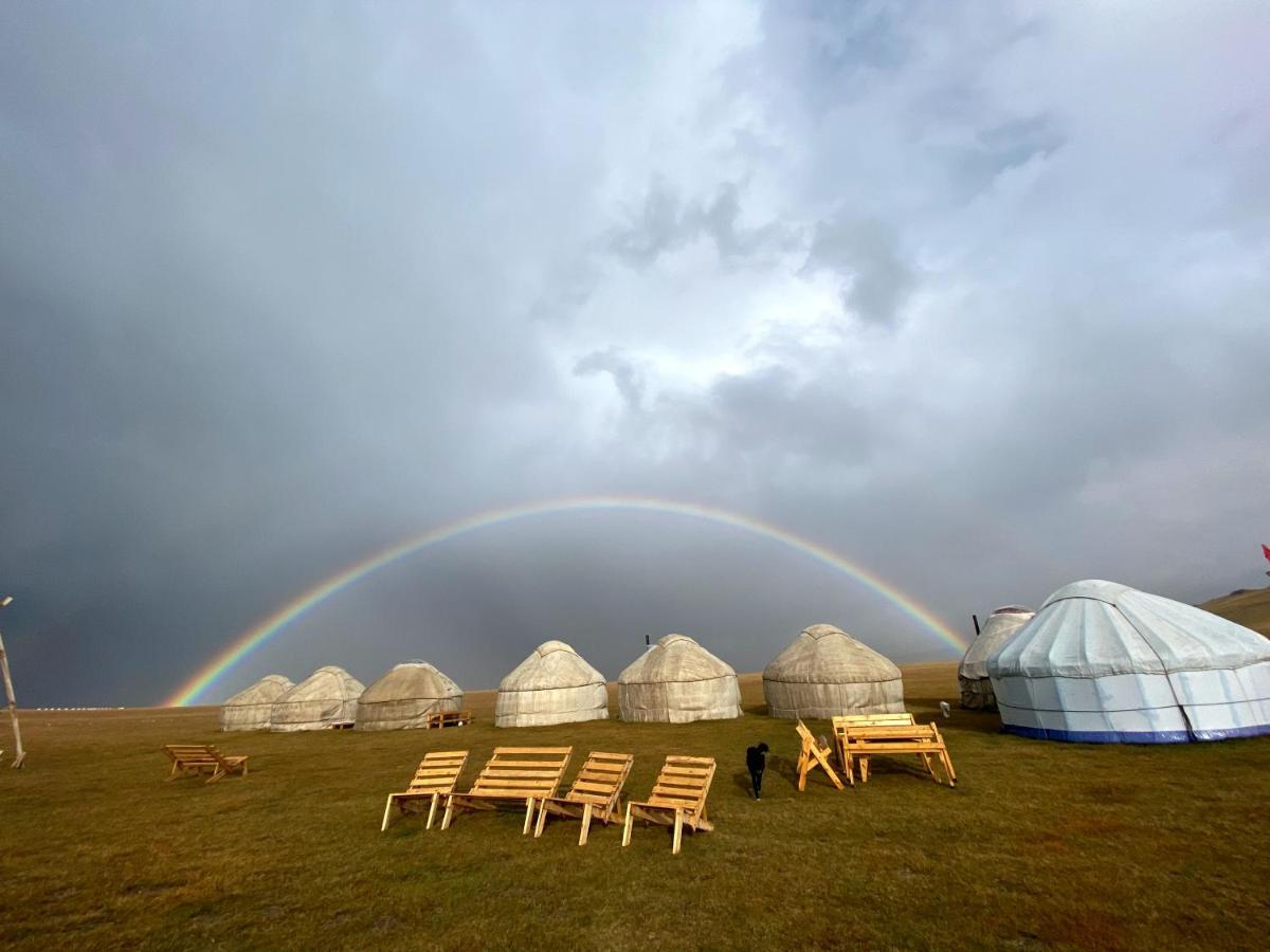 Yurt camp ALI-NUR at lake Song-Kol юрточный лагерь Али-Нур озеро Сон-Куль Сон-Куль Кыргызстан Нарын Kyrgyzstan Naryn Екстер'єр фото