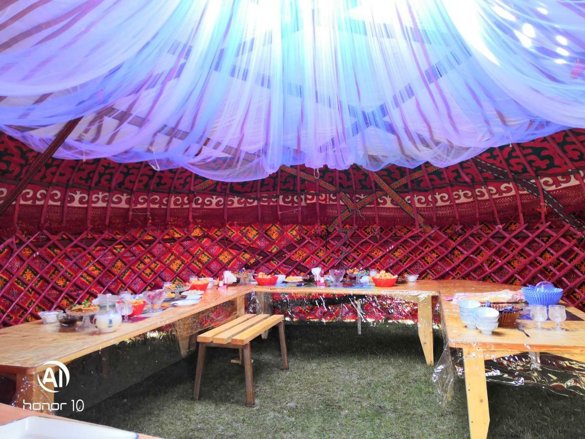 Yurt camp ALI-NUR at lake Song-Kol юрточный лагерь Али-Нур озеро Сон-Куль Сон-Куль Кыргызстан Нарын Kyrgyzstan Naryn Екстер'єр фото