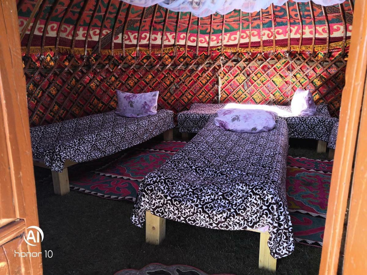 Yurt camp ALI-NUR at lake Song-Kol юрточный лагерь Али-Нур озеро Сон-Куль Сон-Куль Кыргызстан Нарын Kyrgyzstan Naryn Екстер'єр фото