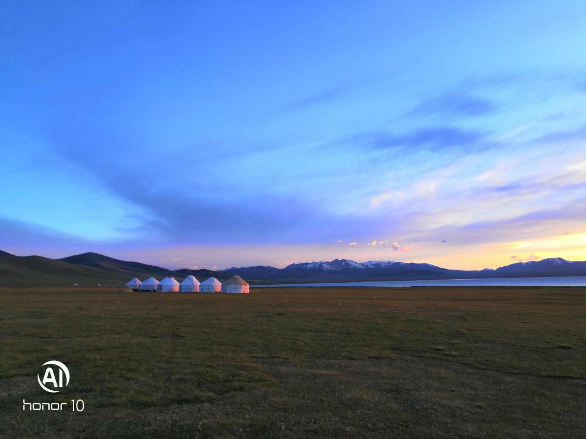 Yurt camp ALI-NUR at lake Song-Kol юрточный лагерь Али-Нур озеро Сон-Куль Сон-Куль Кыргызстан Нарын Kyrgyzstan Naryn Екстер'єр фото